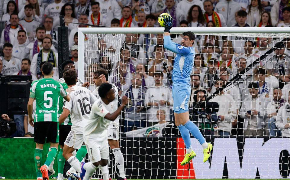 切尔西135亿求购皇马维尼修斯？罗马诺辟谣，报价从未出现！